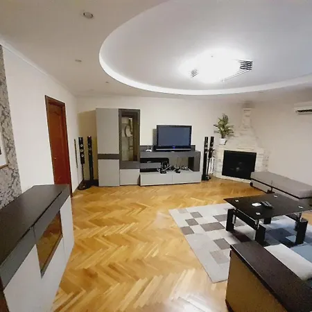 2-кімнатні в центрі, метро печерська Appartement *